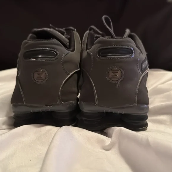 Mens Nike Air Shox Dark Grey Suede Size 11.5 - Picture 5 of 6